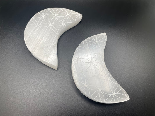 Selenite Engraved Cresent Moon Charging Plate - 3 Inch Crystal