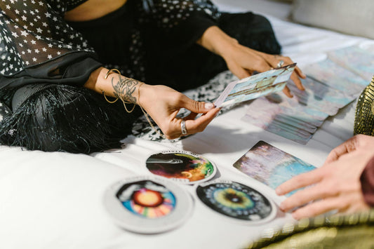 Unveiling the Differences: Understanding Oracle Cards vs. Tarot Cards
